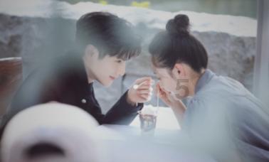 高三的学生能阻止母亲找大15岁二婚老公吗？游戏画面