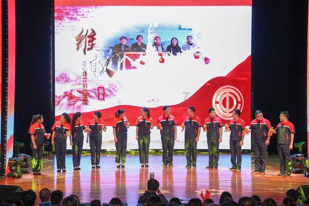 一、坚持党的全面领导，在用党的创新理论凝心铸魂上取得新成效
